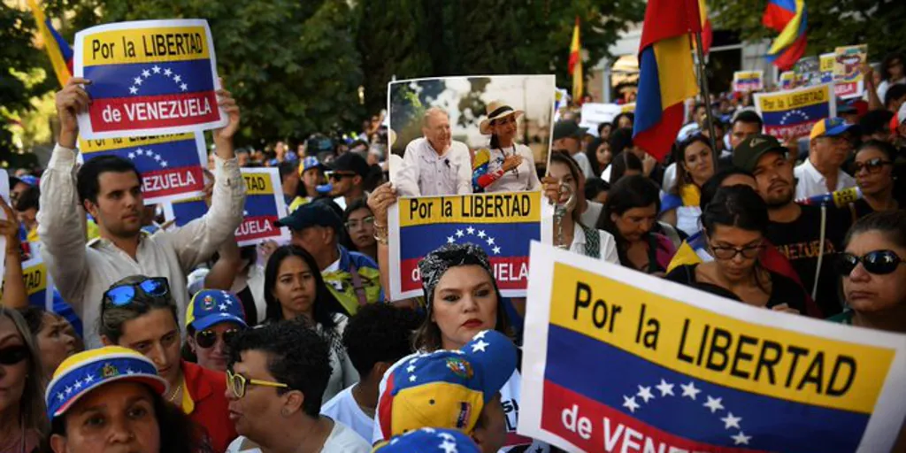 Maduro comienza a liberar a un centenar de presos políticos, entre ellos dos españoles