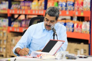 Maduro repudia la Ley Bolívar: "Es una basura"