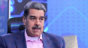 Maduro repudia uso del nombre de Bolívar en ley sobre Venezuela