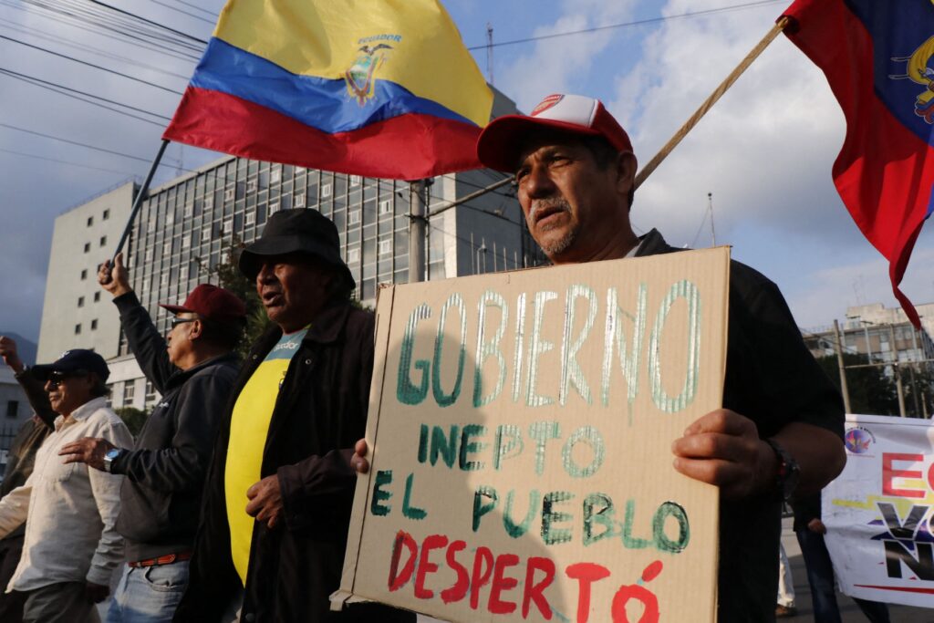 Manifestantes exigen a gobierno de Ecuador una salida a la crisis energética - AlbertoNews