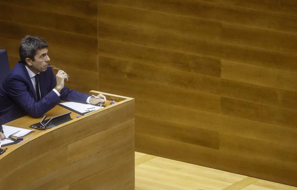 Mazón dice que se han dado "suficientes explicaciones" sobre la comida con Vilaplana y llamadas a alcaldes
