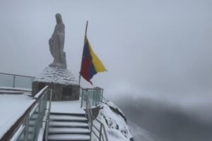 Mérida despierta en un manto blanco | Pico Espejo recibe la primera nevada de noviembre