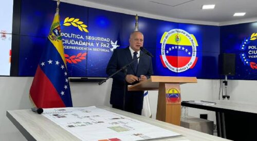 Ministro de Interior llama a prepararse para "defensa de la patria"