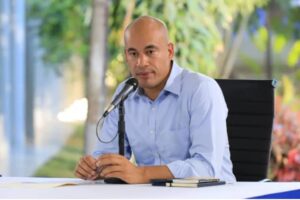 Ministro de educación alerta sobre retos mortales en redes sociales