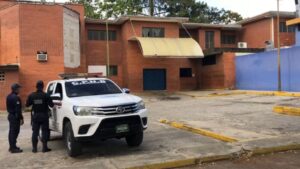 Mueren dos policías en accidente de tránsito