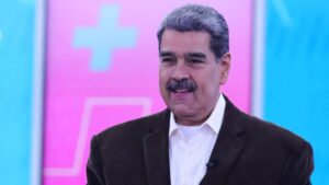 Nicolás Maduro anuncia plan para no permitir el uso de celulares en las escuelas