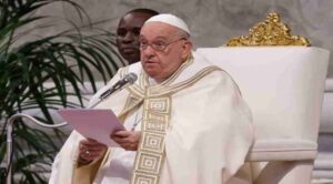 Papa insta a los jóvenes a no conformarse con ser «estrellas»