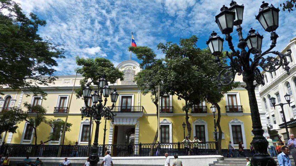 Paraguay convoca a embajador venezolano para remitir extradición de vinculados a EPP