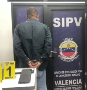 Polivalencia capturó a un hombre que estafaba con referencias bancarias falsas