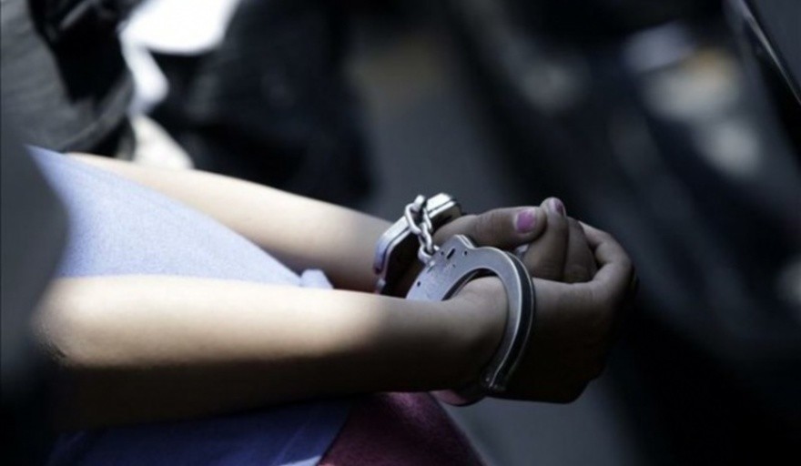 Presa mujer por trato cruel en La Guaira