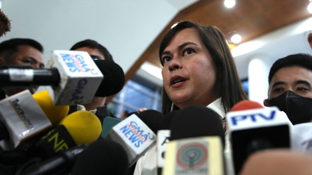 Presidente critica amenaza de asesinato de vicepresidenta