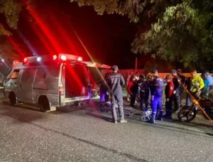 Resultó lesionada tras derrapar su motocicleta en San Carlos