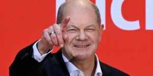 Scholz promete un fondo de 100.000 millones para inversiones en el arranque de campaña
