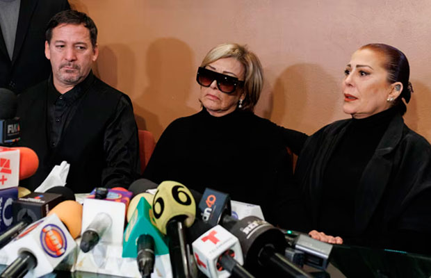 Silvia Pinal murió “en paz, tranquila y bella”, aseguran sus hijos