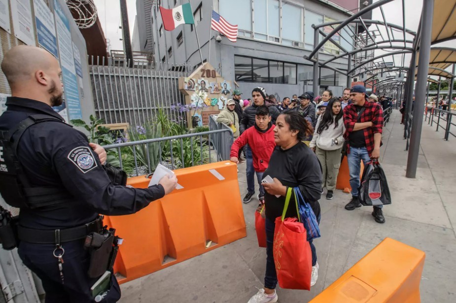The New York Times: Trump pretende retirar el Estatus de Protección Temporal para los migrantes de países en crisis - AlbertoNews