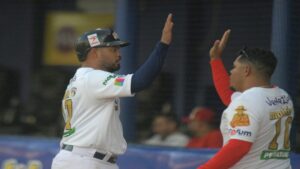 Tigres dejó en el terreno a Leones para quedar a un paso de la cima