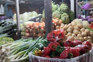 Transporte, alimentos e higiene personal impulsaron la inflación en octubre, reportó Cedice