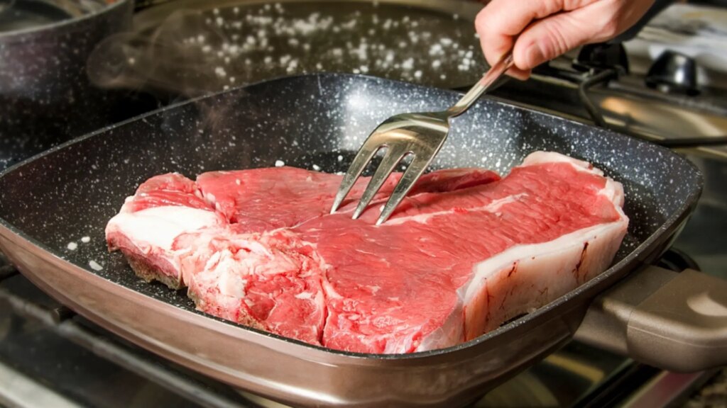 Tres errores imperdonables que cometemos al cocinar un filete a la plancha