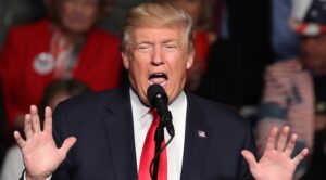 Trump dice que "no hay precio" para su plan de deportación masiva
