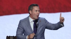 Trump elige a Michael Waltz como asesor de Seguridad Nacional