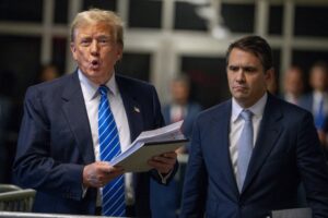 Trump elige a su abogado Todd Blanche como segundo del Departamento de Justicia - AlbertoNews