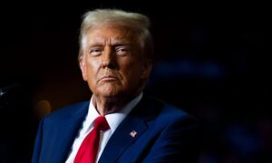Trump está “increíblemente preocupado” por escalada del conflicto entre Rusia y Ucrania, según un asistente - AlbertoNews
