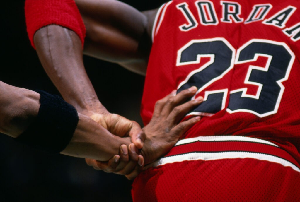 Una camiseta de Michael Jordan alcanza los 4,7 millones de dólares en una subasta - AlbertoNews