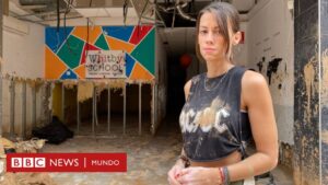 Valencia | "Si no hubiéramos logrado salir nos habríamos muerto ahí": la historia detrás de uno de los videos más difundidos de la tragedia
