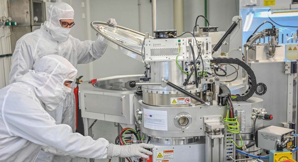 Valencia contará una planta para desarrollar los nuevos chips fotónicos híbridos de Europa