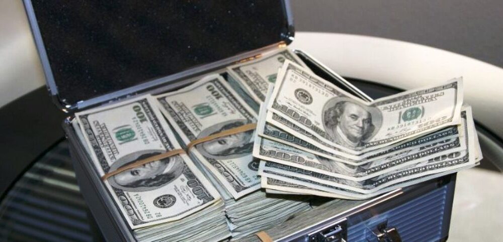 Bancos ayudan a sacar dinero de corrupción - noticiasACN