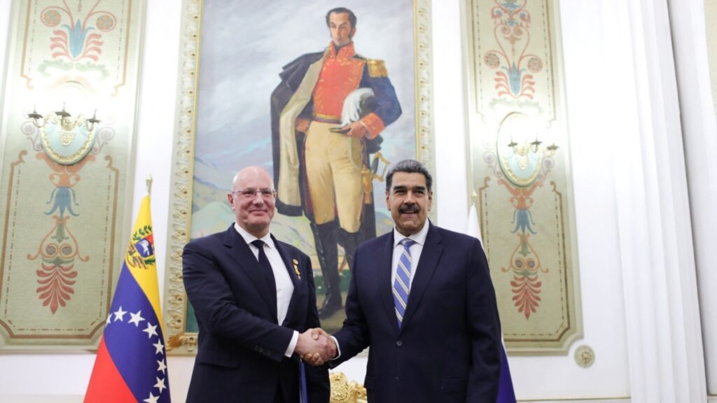 Venezuela y Rusia suscriben 17 acuerdos de cooperación