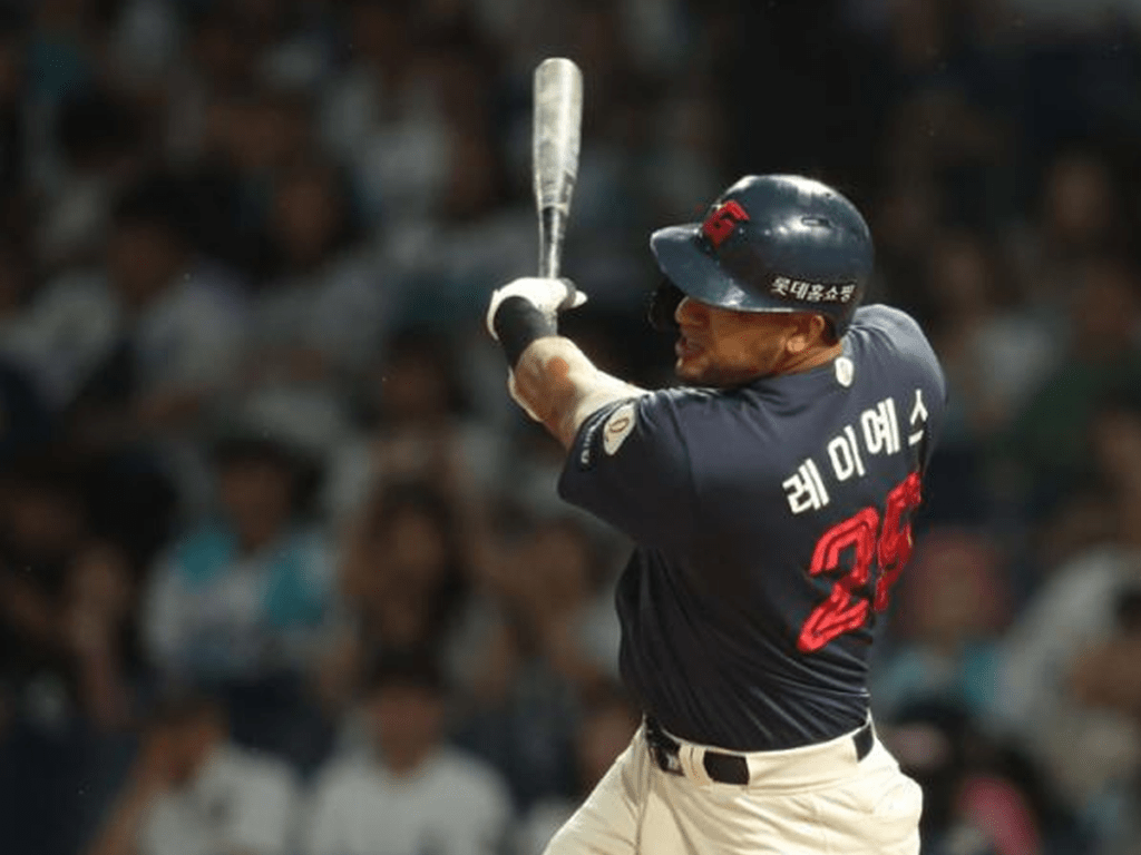 Víctor Reyes regresará a la KBO con Gigantes de Lotte
