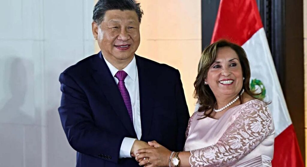 Xi Jinping asegura en Perú que bloquear la cooperación económica equivale a retroceder