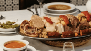 el restaurante de Madrid para comer el cocido preferido de los famosos