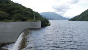 exministro de Minas advierte 'riesgo inminente' de inundaciones