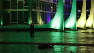 hay un muerto y evacuaron el edificio