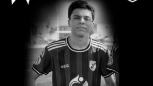 joven promesa del deporte fallece repentinamente en plena cancha de fútbol en Barranquilla
