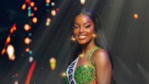 la Miss Universo Nigeria, quien quedó de virreina, renunció a una corona por xenofobia