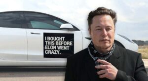 la pegatina con la que los dueños de Tesla muestran su rechazo a Elon Musk