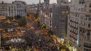 piden la renuncia de la autoridad regional por la gestión de la DANA