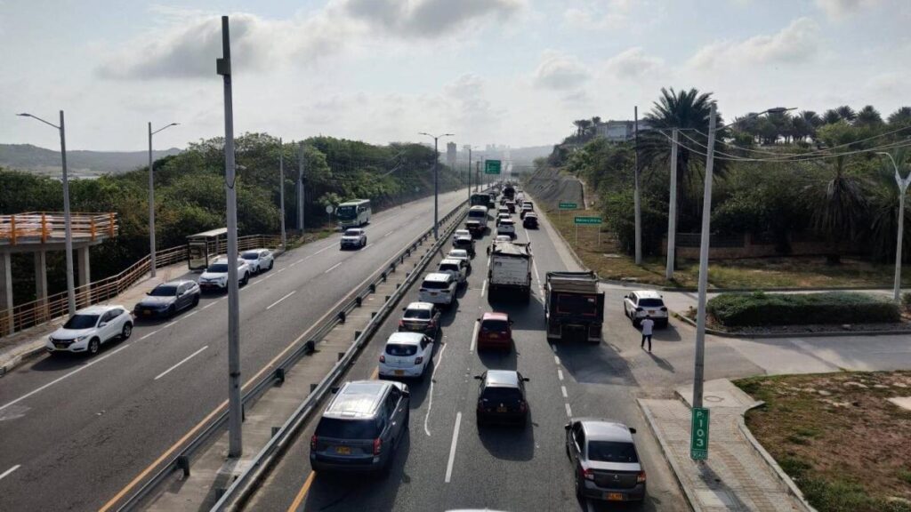 presentan demanda contra cobro de valorización en Vía al Mar