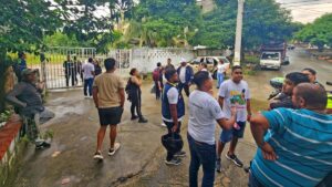 retiro de pertenencias en Privilegios que colapsó en Campo Alegre