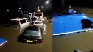 ¿el seguro responde a los dueños de carros cubiertos por el agua? ¿A quién acudir?