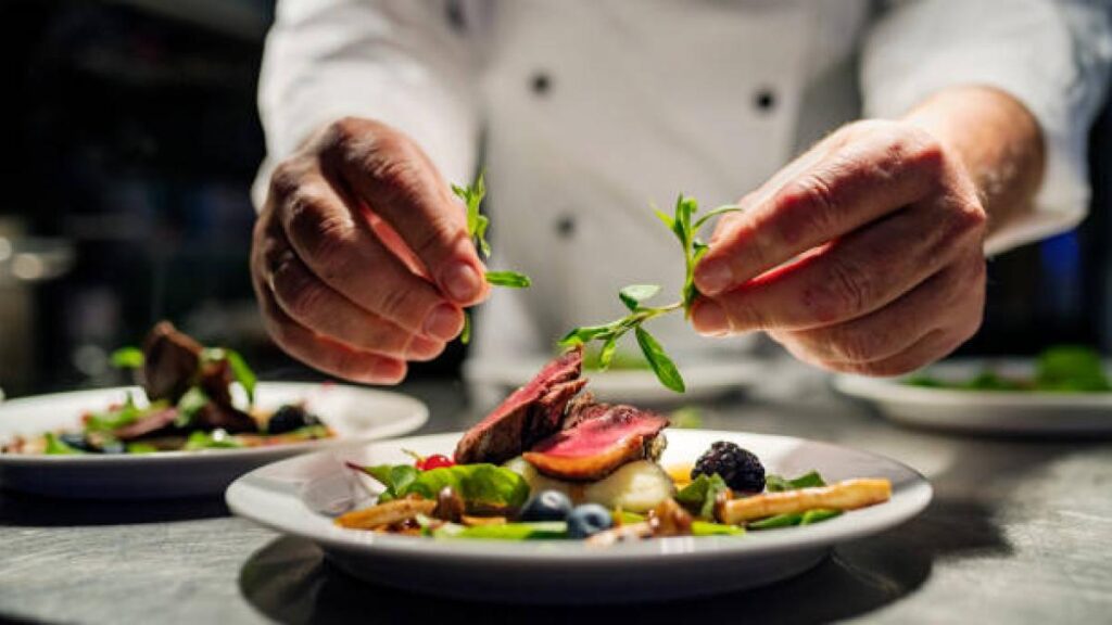 ¿Cuánto cuesta una cena navideña gourmet en Bogotá? Precios y opciones 2024