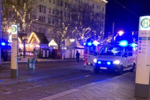 Un coche atropella a una multitud en un mercado navideño en la ciudad de Magdeburgo, en Alemania