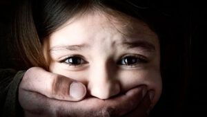 Abuelo abusaba sexualemente de su nieta de cinco años