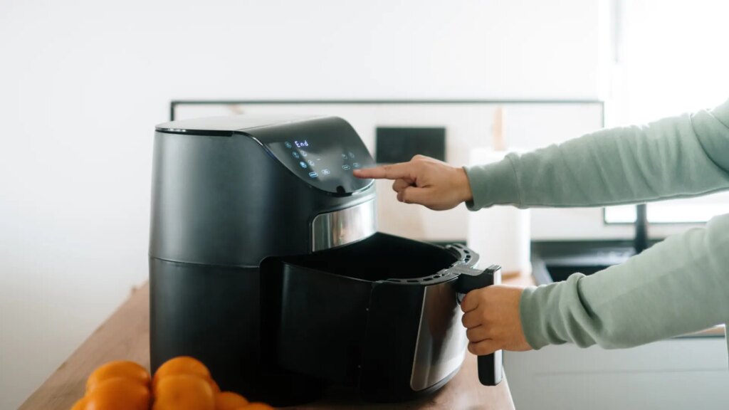 esto es lo que deberías utilizar para limpiar la freidora de aire en profundidad