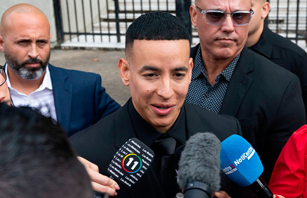 Daddy Yankee pide "desacato" contra su esposa y cuñada por incumplir acuerdo judicial