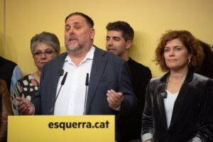 2.276 militantes de ERC, un 28,34%, vota hasta las 10 horas en la segunda vuelta de su congreso
