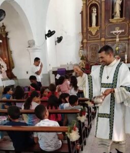 Agasajo navideño en iglesia Santo Domingo de Guzmán